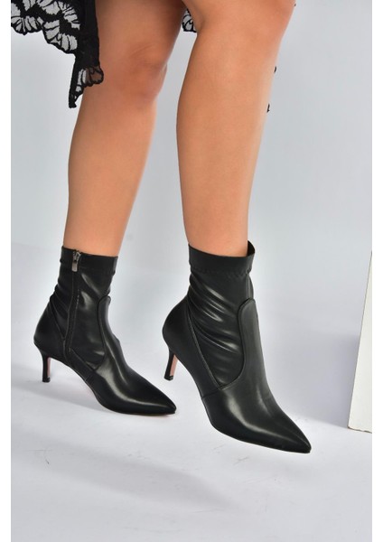 V997024809 Siyah Ince Topuklu Kadın Bot fırsatları