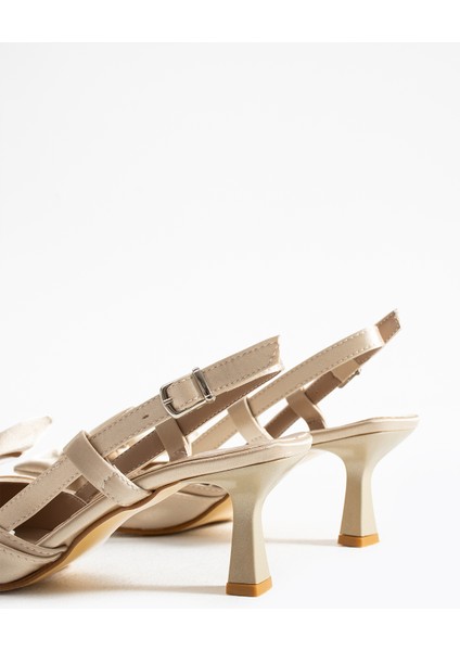 Wilson Fiyonk Detay Bilekten Bağlamalı Topuklu Ayakkabı