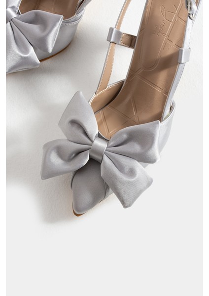 Wilson Fiyonk Detay Bilekten Bağlamalı Topuklu Ayakkabı