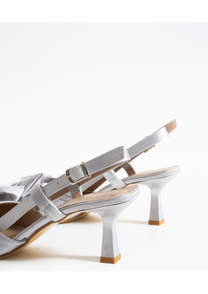 Wilson Fiyonk Detay Bilekten Bağlamalı Topuklu Ayakkabı