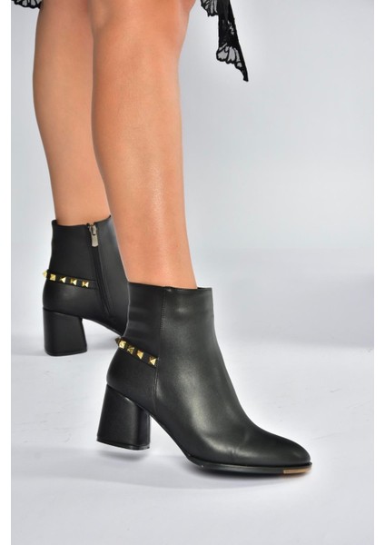 V848241409 Siyah Kalın Topuklu Kadın Bot fırsatları