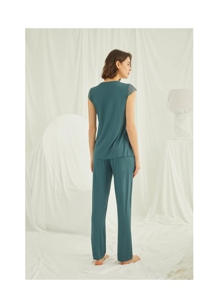 Monamise Yakası Kolu ve Omzu Dantelli Önü Düğmeli Pijama Takımı modelleri