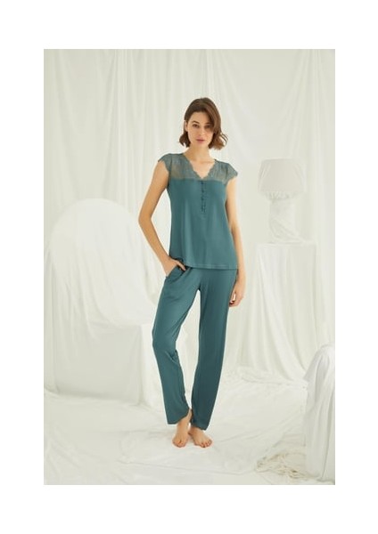 Monamise Yakası Kolu ve Omzu Dantelli Önü Düğmeli Pijama Takımı indirimleri
