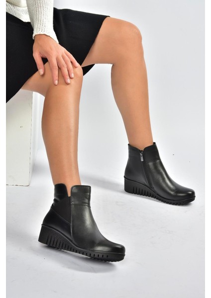 V324221103 Siyah Hakiki Deri Klasik Kadın Bot