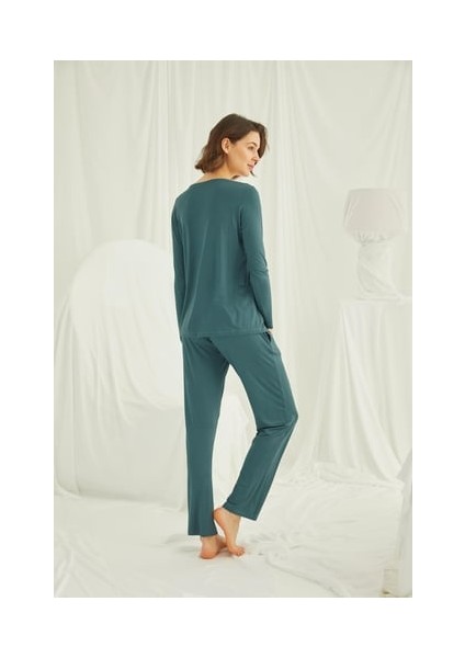 Monamise Yakası ve Omzu Dantelli Önü Boydan Düğmeli Pijama Takımı modelleri