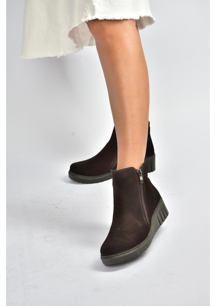 V324800402 Kahverengi Hakiki Deri Süet Kadın Bot fiyatları