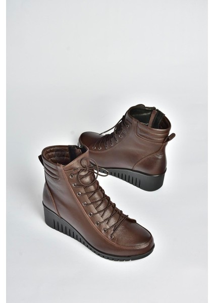 V324245103 Kahverengi Hakiki Deri Bağcıklı Klasik Kadın Bot