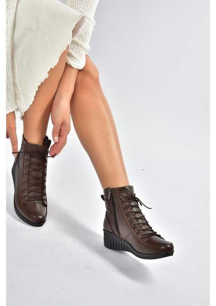 V324245103 Kahverengi Hakiki Deri Bağcıklı Klasik Kadın Bot modelleri