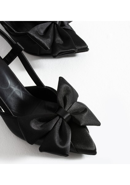 Wilson Fiyonk Detay Bilekten Bağlamalı Topuklu Ayakkabı