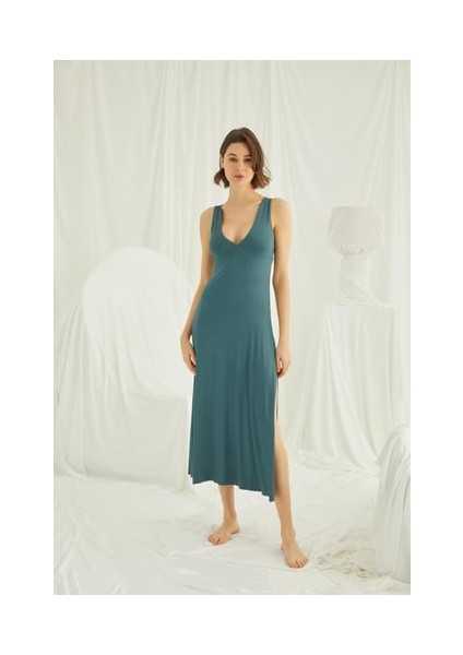 Monamise Göğüs ve Sırt Dekolteli Brode Dantelli Yırtmaçlı Gecelik fırsatları