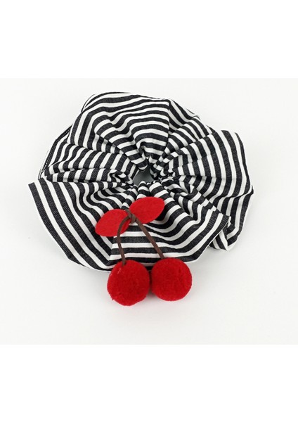 El Yapımı Kiraz Detaylı Scrunchie Saç Tokası