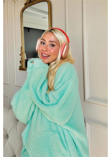 Mint Yeşili Kapşonlu Tam Peluş Oversize Sweat Panço Pijama fırsatları