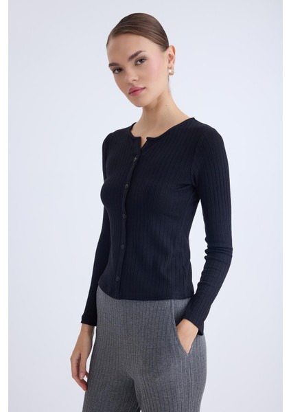 Önü Düğmeli Fitilli Uzun Kol Bluz fiyatları