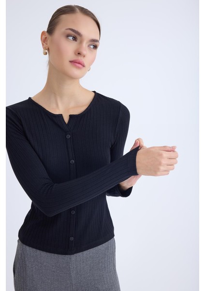 Önü Düğmeli Fitilli Uzun Kol Bluz indirimleri