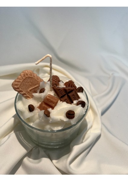 Kremalı Çikolata Parçacıklı ve Lotus Bisküvili Kokulu Mum