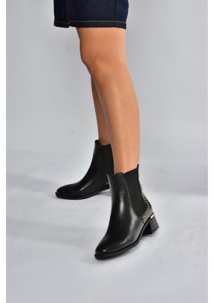 V518978209 Siyah Alçak Topuklu Kadın Bot fırsatları