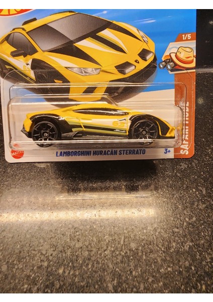 1/64 Lamborghini Huracan Sterrato modelleri