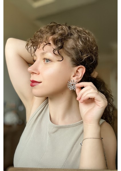 Gümüş Renkli Yıldız Işığı Küpe - Modern Tasarım fiyatları