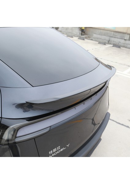 Tesla Model Y Juniper Uyumlu Pro Version Glossy Black Spoiler