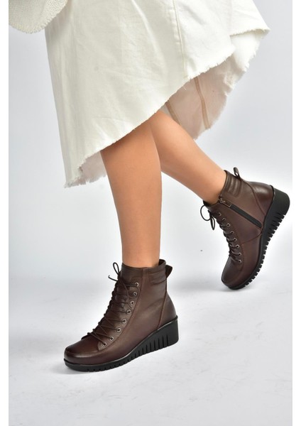 V324245103 Kahverengi Hakiki Deri Bağcıklı Klasik Kadın Bot fırsatları