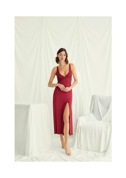 Monamise Göğüs ve Sırt Dekolteli Dantelli Yırtmaçlı Gecelik