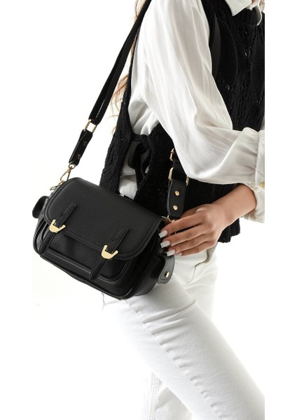 , Toka Aksesuar Detaylı,kapaklı,çok Gözlü,kadın Çapraz Çantası