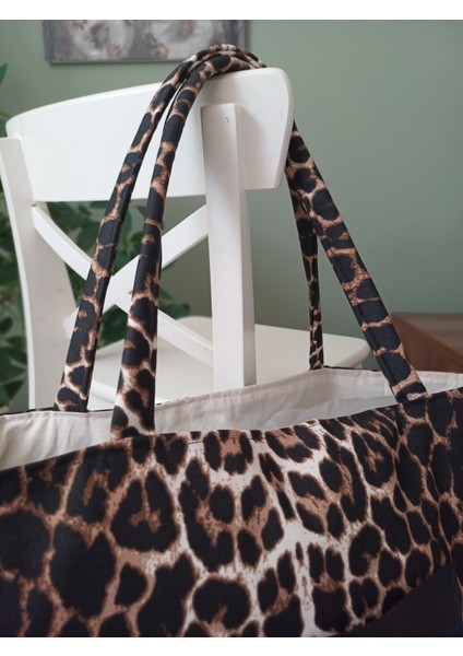 Leopar Desen Kırmızı Ekose Detaylı Çanta modelleri