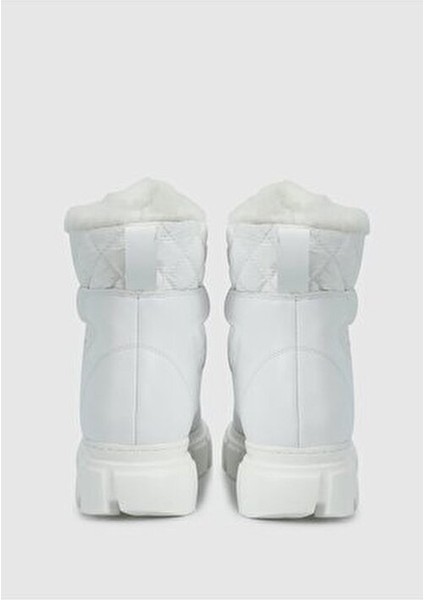 Beyaz Kadın Bot fırsatları