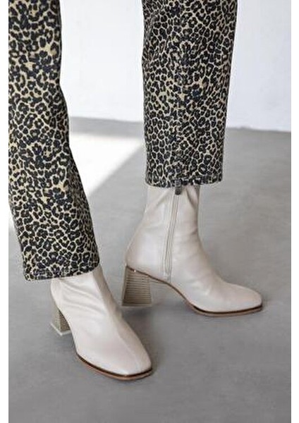 Trew Kadın Streç Bilekli Orta Boy Topuklu Bot Bej