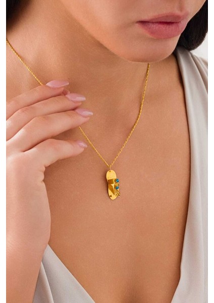 14 Ayar Altın Pabuç Figürlü Kolye