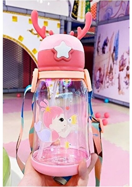 Geyikli Çocuk Suluğu 500 ml BPA İçermez Taşıma Pipetli Kayışlı Damlatmaz Plastik Matara