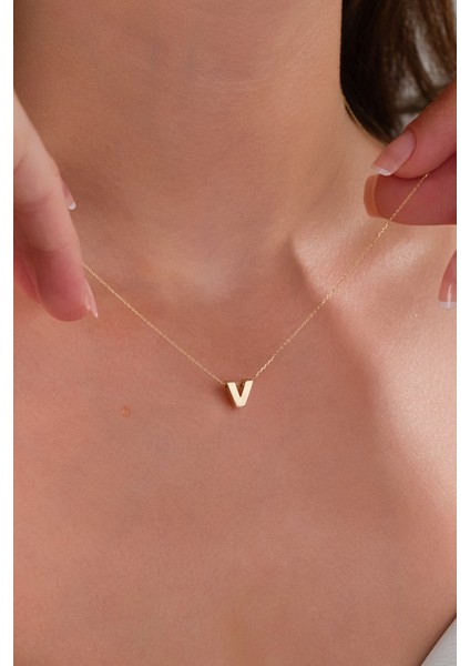 14 Ayar Altın 3 Boyutlu V Harfli Kolye modelleri