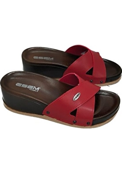 Kadın Çapraz Model Dolgu Topuk Terlik Kırmızı Renk Ortopedik ve Kaymaz Taban