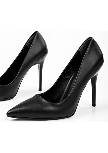 Kadın Siyah Cilt Topuklu Stiletto Orta Topuk 9 cm Konforlu Tasarım