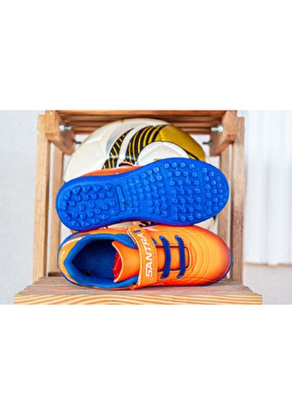 Halı Saha Ayakkabısı Erkek Çocuklar İçin Renkli ve Kullanışlı Tasarım