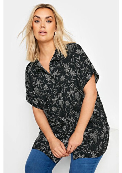 Büyük Beden Kadın Kısa Kollu Desenli Düğmeli Gömlek 303356 Şık ve Rahat Tasarım
