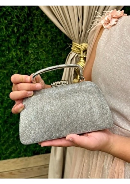 Kadın Simli Tutma Detaylı Abiye Omuz Çantası fırsatları