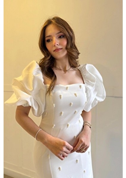 Kare Yaka Maxi Boy Taş Detaylı Pera Beyaz Elbise