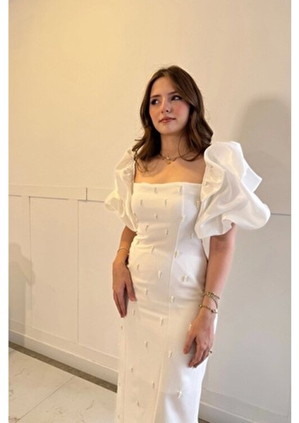 Kare Yaka Maxi Boy Taş Detaylı Pera Beyaz Elbise