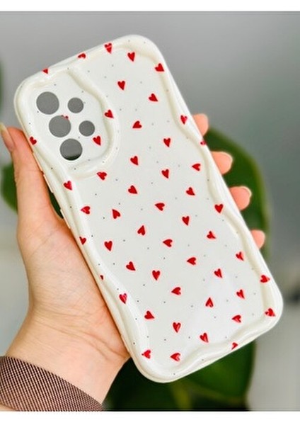 Samsung Galaxy A32 Uyumlu Kırmızı Kalpler Baskı Tasarımlı Silikon Kılıf fiyatları
