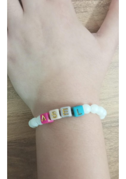 Isimli Bileklik Karanlıkta Parlayan Boncuklu ve Nazar Boncuklu fiyatları