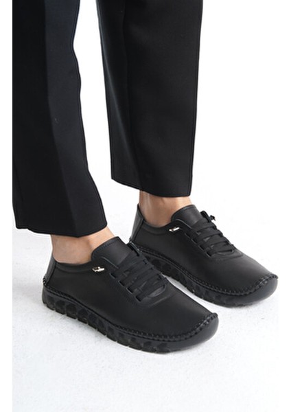 Hakiki Deri Yumuşak Rahat Esnek Bağcıklı Günlük Anne Siyah Klasik Kadın Ayakkabı