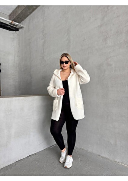 Büyük Beden Önü Kapamasız Cepli Kapüşonlu Ince Peluş Ceket 301256 fırsatları