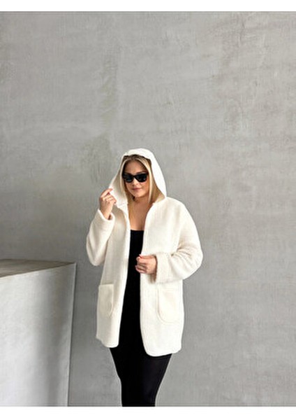 Büyük Beden Önü Kapamasız Cepli Kapüşonlu Ince Peluş Ceket 301256 indirimleri