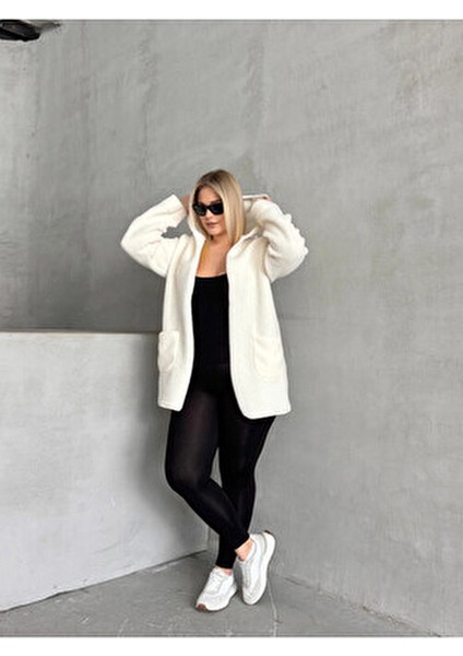Büyük Beden Önü Kapamasız Cepli Kapüşonlu Ince Peluş Ceket 301256