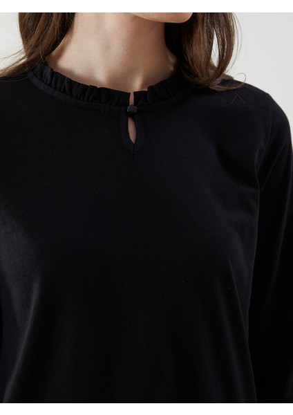 Yeni Sezon Dik Yaka Kadın Tişört modelleri