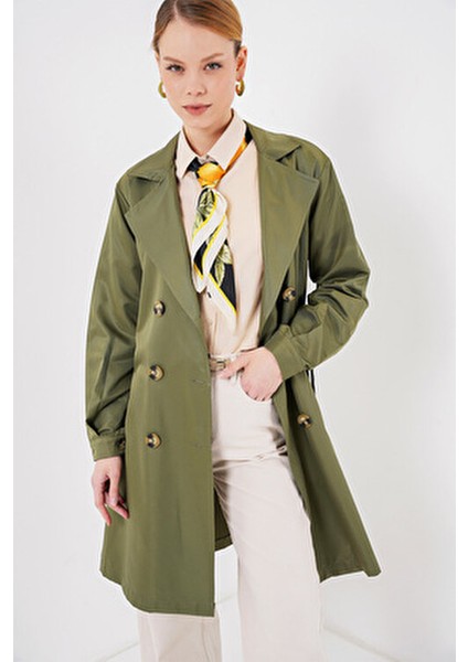 Kadın Haki Renk Kruvaze Yaka Kısa Trençkot Denim Malzeme ile Şık