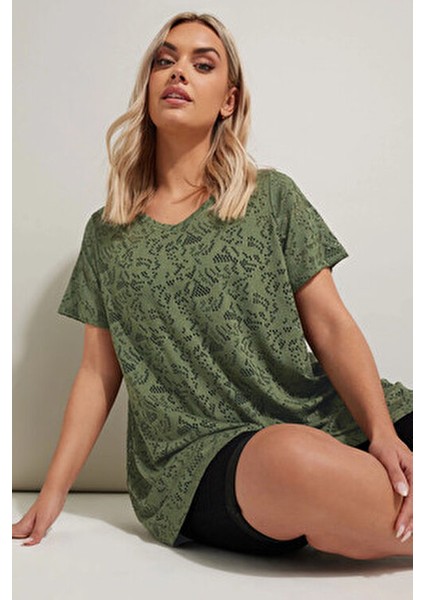 Kadın Büyük Beden V Yaka Kolsuz Dantel T-Shirt 304091 Dokuma Malzemeden