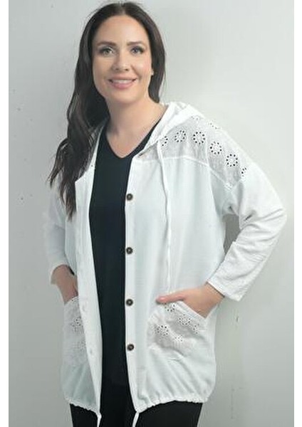 Kadın Kapüşonlu Önü Düğmeli Cepli Fistolu Büyük Beden Hırka