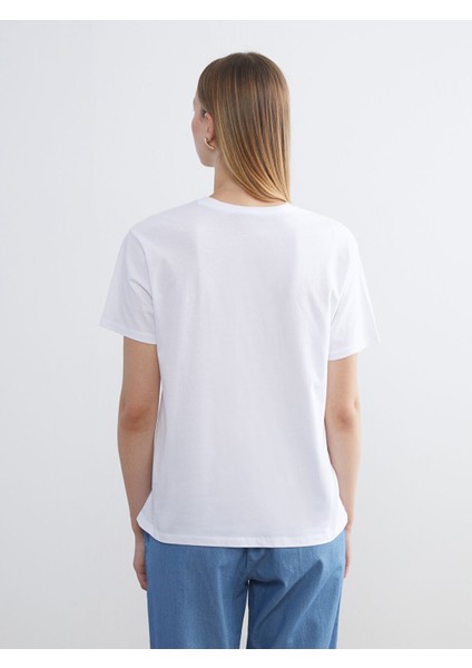 Yeni Sezon Bisiklet Yaka Nakışlı Kadın Tişört fırsatları